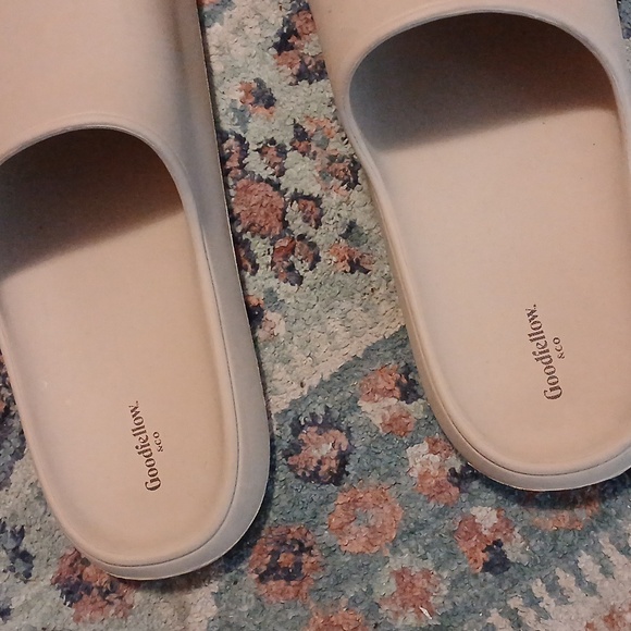 Flip Slops / Sandals - Picture 2 of 2